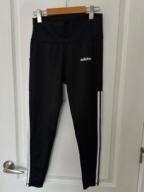 EUC Adidas Women’s Climalite High-Waist Leggings with White Side Stripes Sz M